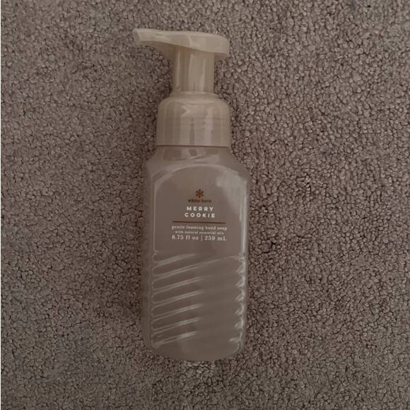 New Bath & Body Works Merry Cookie Hand Soap set of 3 - Picture 2 of 3